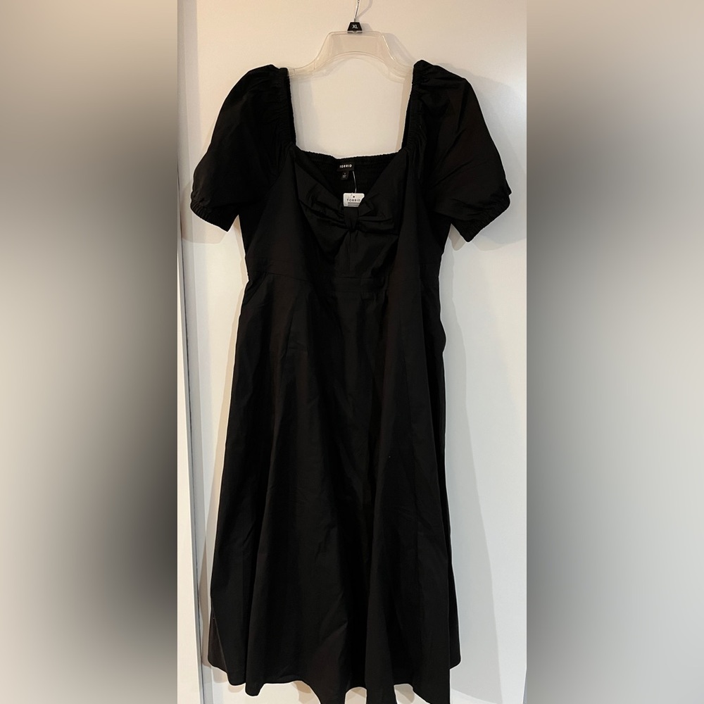 NWT Torrid Black Poplin Puff Sleeve Midi Dress